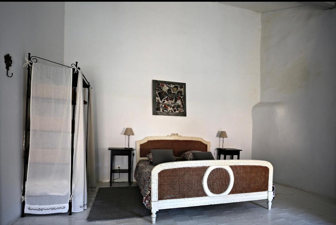 Les Chambres De La Villa Eugenie Lezignan-Corbieres Room photo